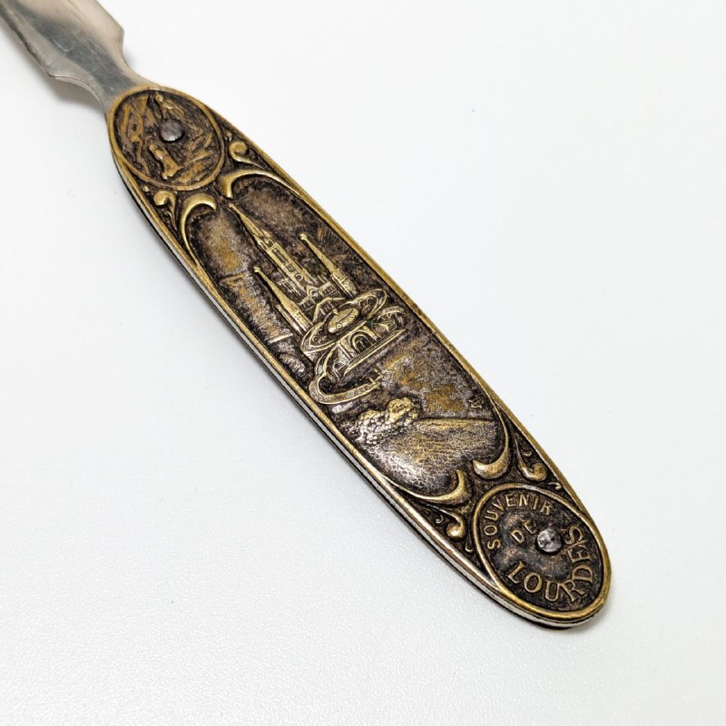 Abrecartas con decoración de la virgen de Lourdes s.XX