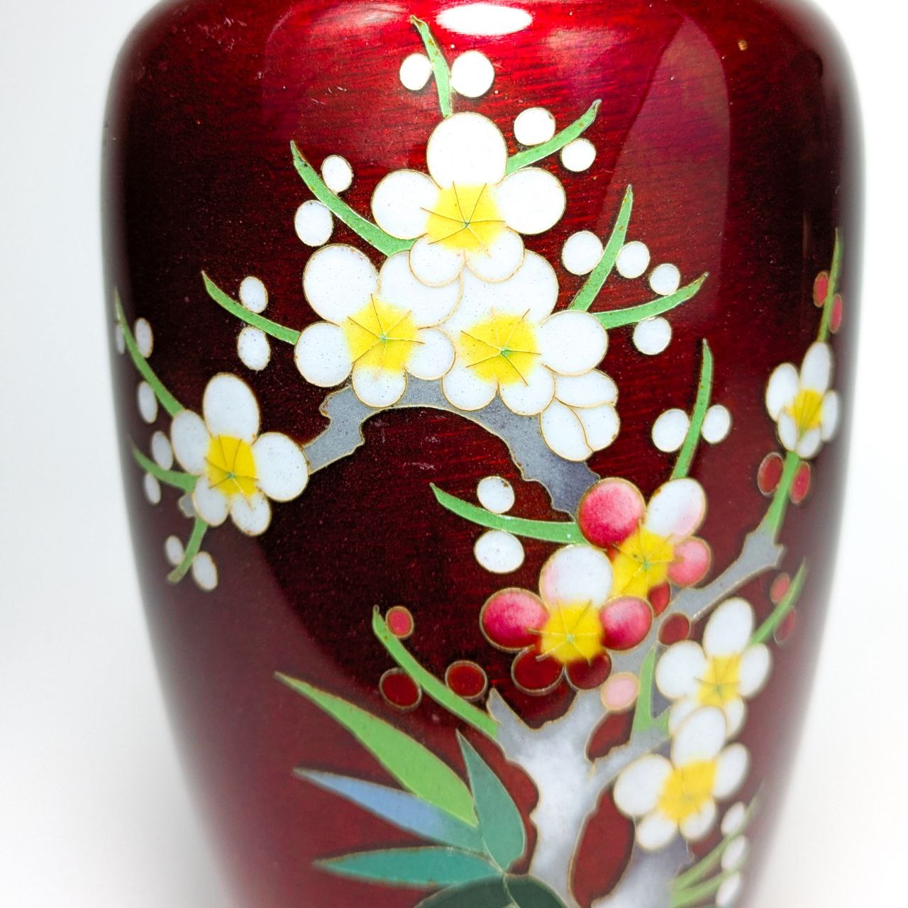 Jarrón de Cloisonné Ginbari Compañía Ando, Japón c.1920