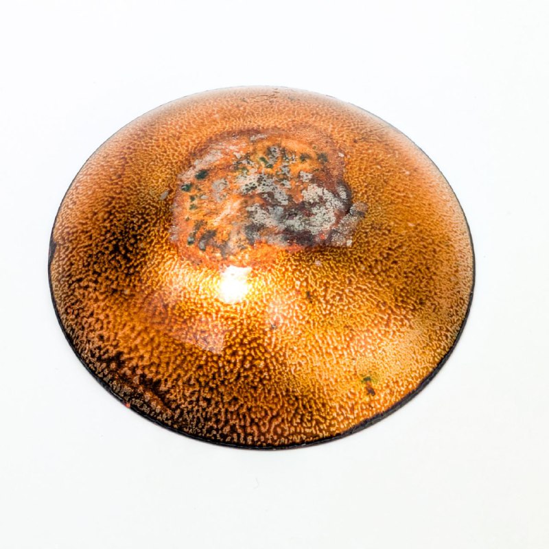 Recipiente de metal esmaltado de Julie Aves