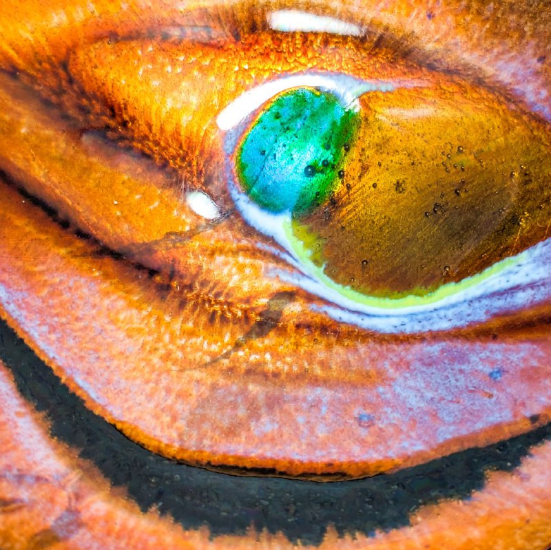 Recipiente de metal esmaltado de Julie Aves