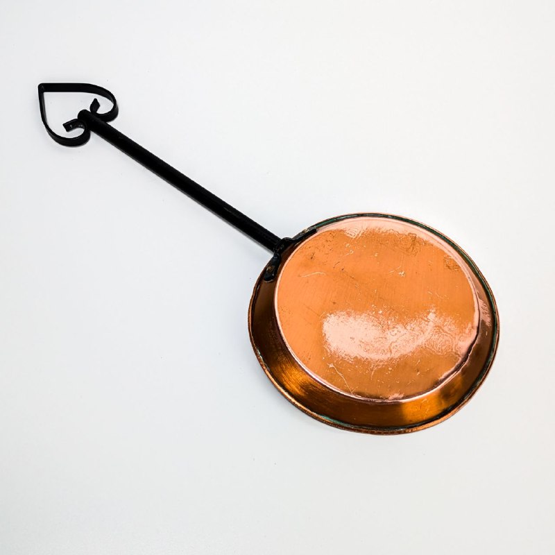 LOTE000373_04-1.jpg Pequeña Sartén Decorativa de cobre mapa de Jersey s.XX