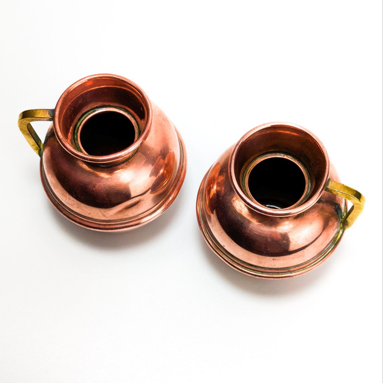 Pareja de Pequeños Jarrones de Cobre de Villedieu, Francia c.1960