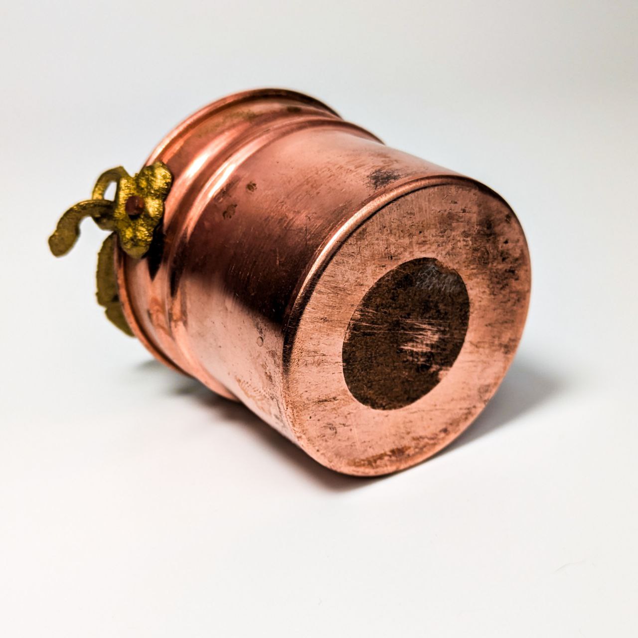 LOTE000379_02-1.jpg Cestita de Cobre s.XX