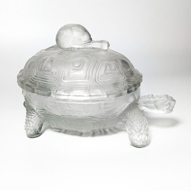LOTE000383_01-1.jpg Mantequillera de vidrio tortuga Vallérysthal & Portieux, Francia c.1907
