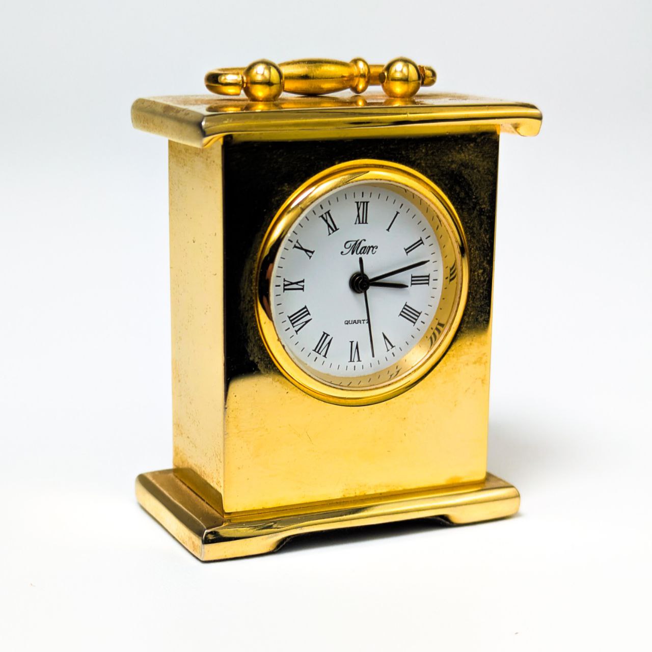 LOTE000391_01.jpg Pequeño Reloj Miniatura Dorado "Marc"