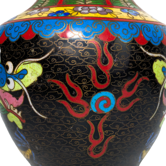Jarrón de Cloisonné con dragones, China, Primera República China (1911-1949)