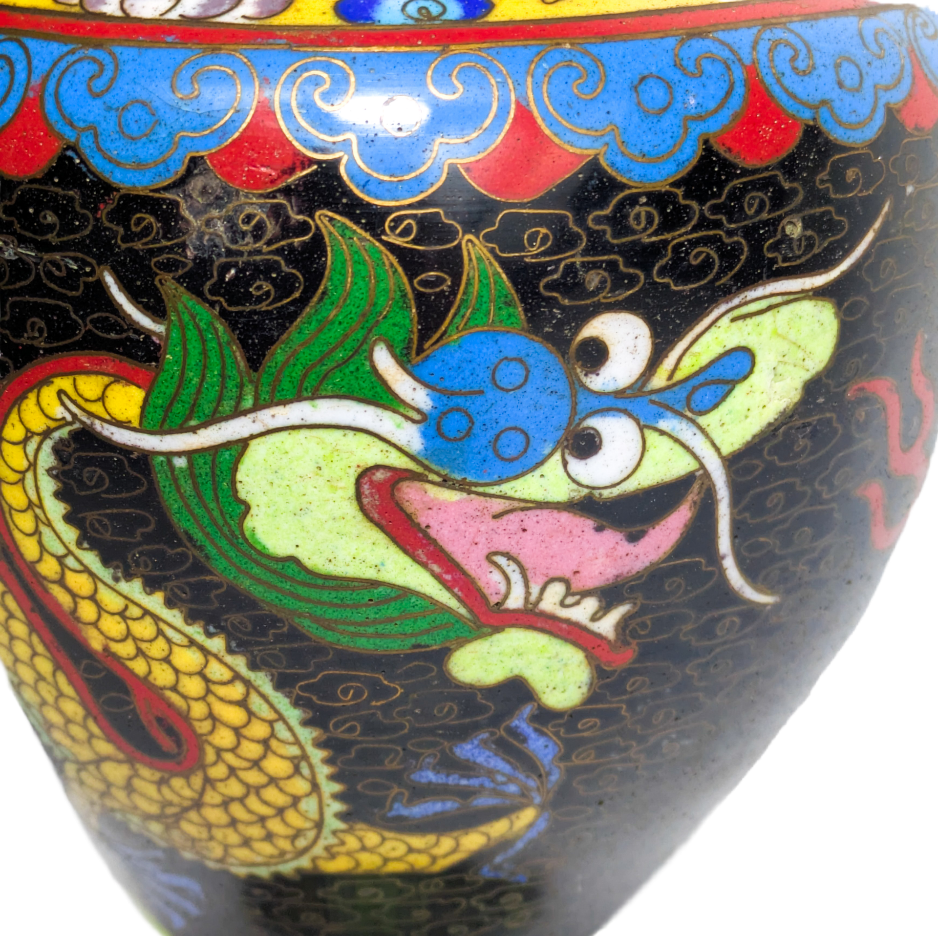 Jarrón de Cloisonné con dragones, China, Primera República China (1911-1949)