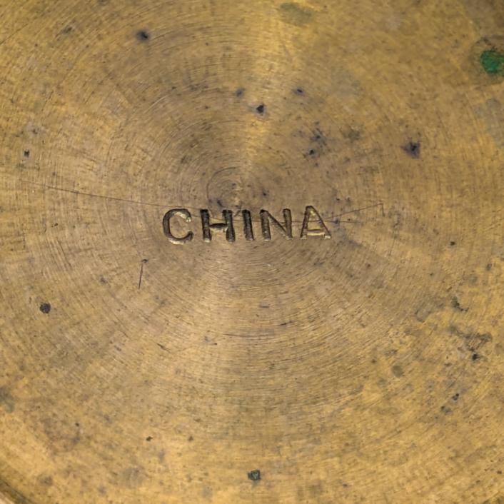 Jarrón de Cloisonné con flores, China, Primera República China (1911-1949)