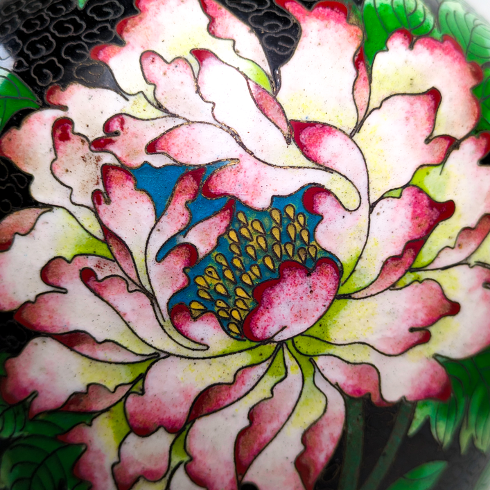 Gran Jarrón de Cloisonné Floral, China, Primera República de China (1911-1949)