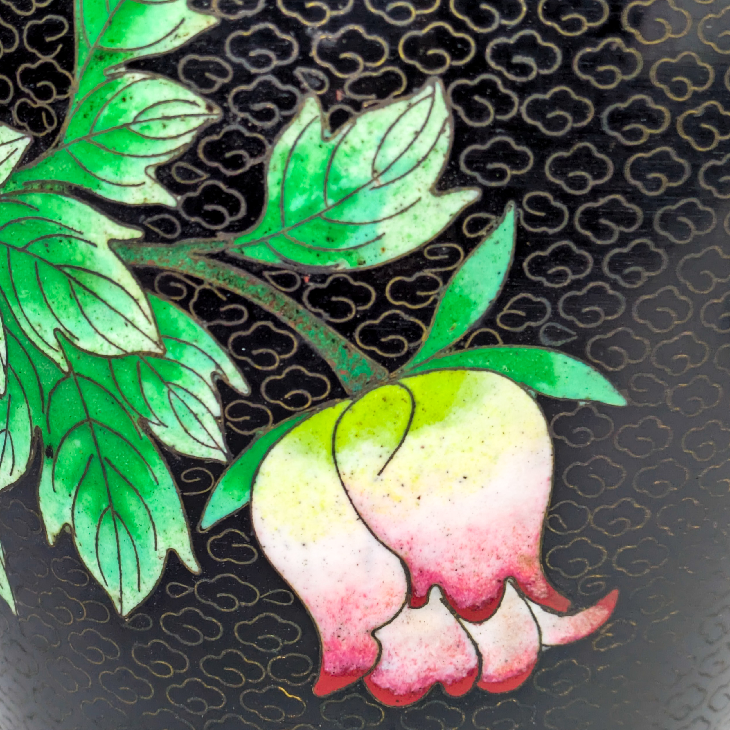 LOTE000423_10.jpg Gran Jarrón de Cloisonné Floral, China, Primera República de China (1911-1949)