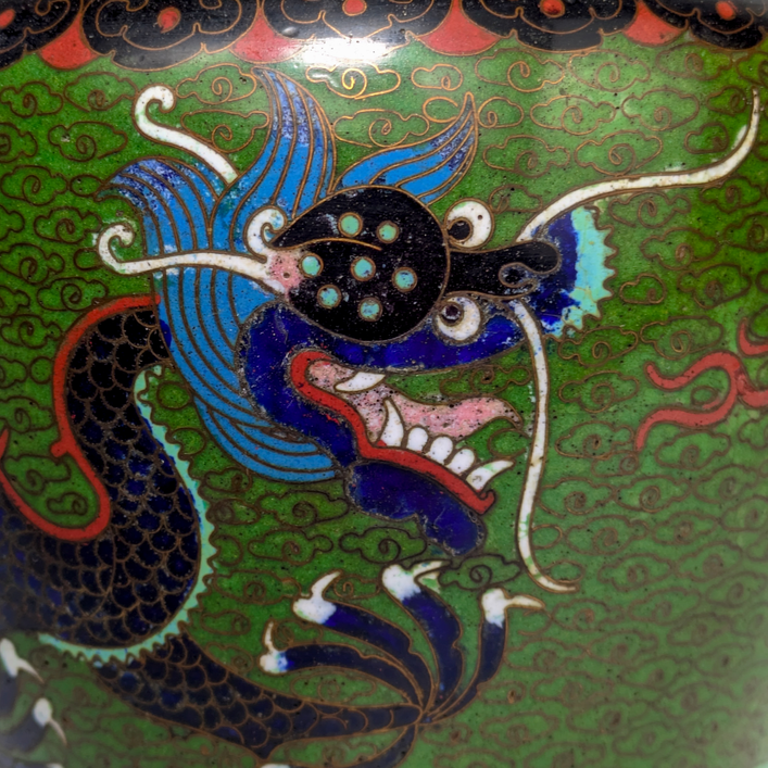 LOTE000424_03-1.png Jarrón de Cloisonné dragones, China, Primera República China (1911-1949)