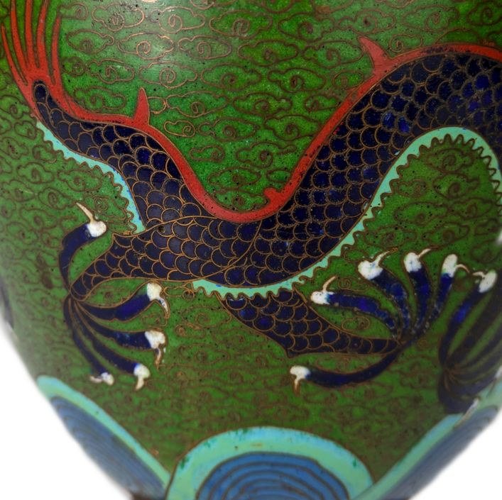 LOTE000424_05-1.png Jarrón de Cloisonné dragones, China, Primera República China (1911-1949)