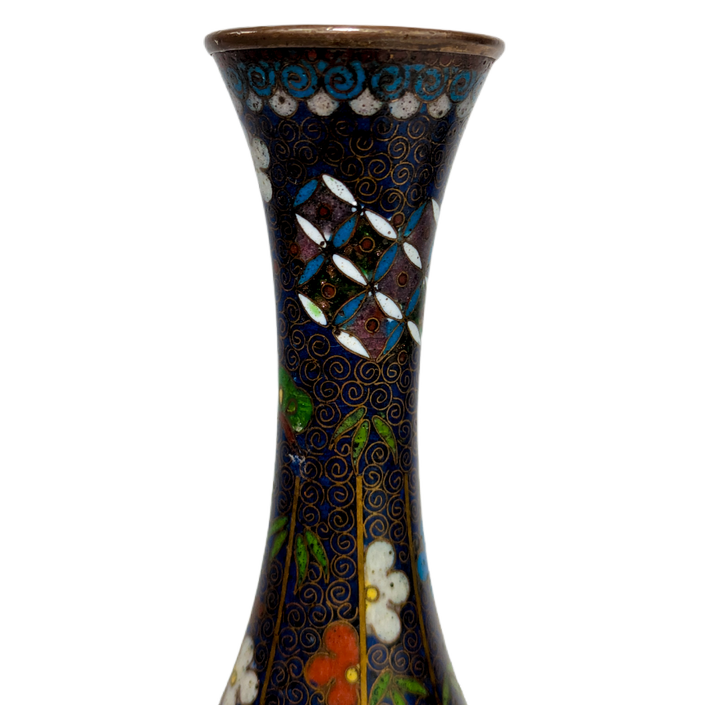 Jarrón de Cloisonné floral, Japón, Periodo Meiji