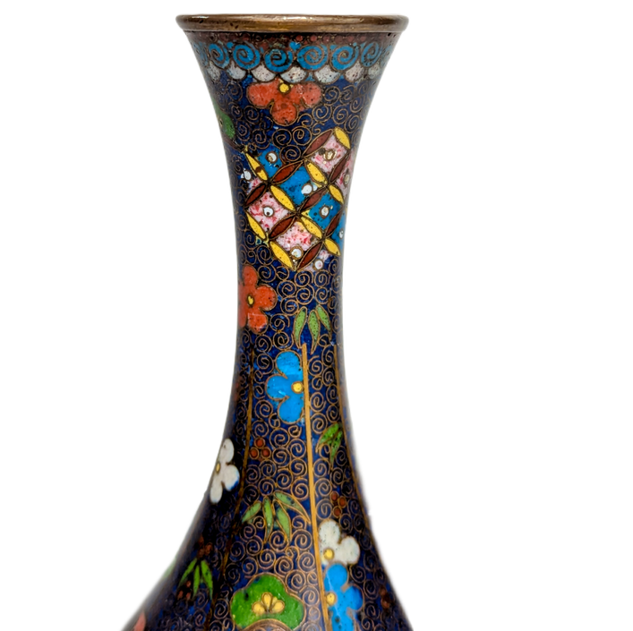 Jarrón de Cloisonné floral, Japón, Periodo Meiji
