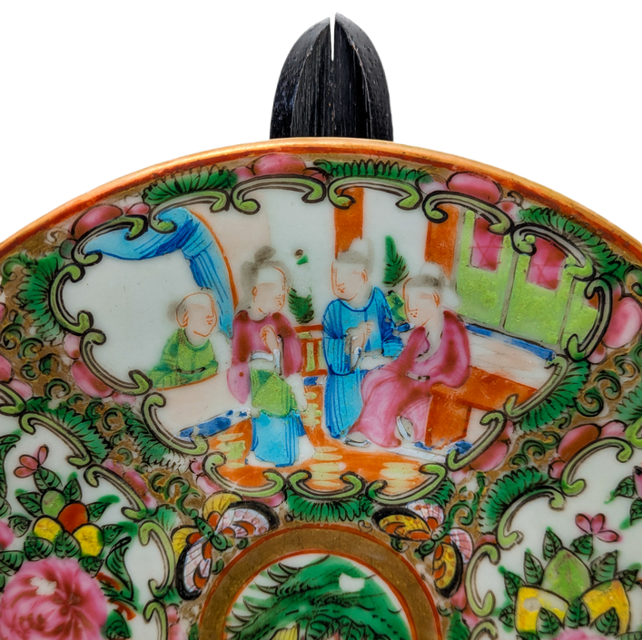 Plato Rose medallion Cantonés, China, Periodo Tongzhi (1861-1875)