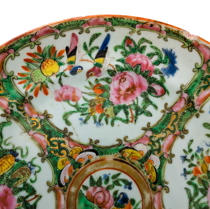 Plato Rose medallion Cantonés, China, Periodo Tongzhi (1861-1875)