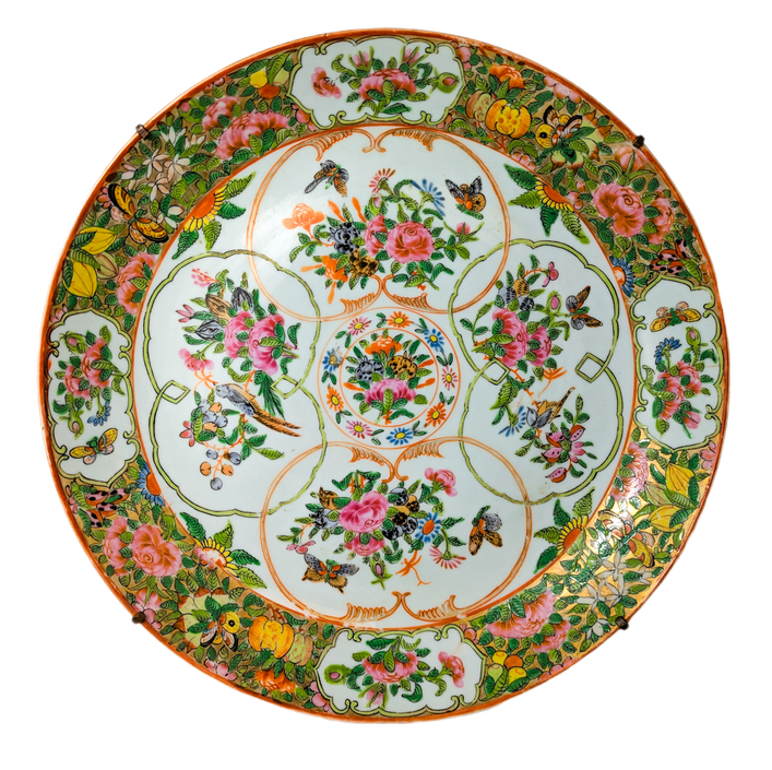 Plato Grande Rose medallion Cantonés, China, Periodo Tongzhi (1861-1875)