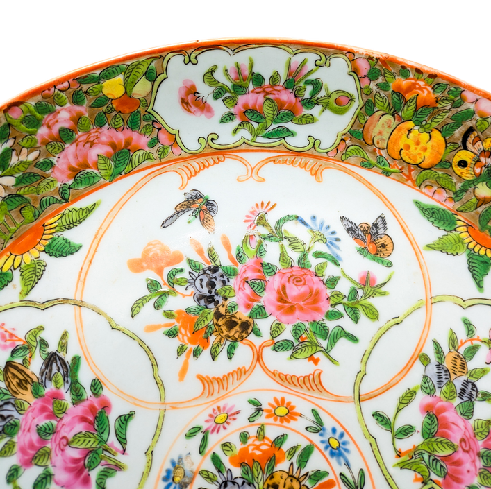 Plato Grande Rose medallion Cantonés, China, Periodo Tongzhi (1861-1875)