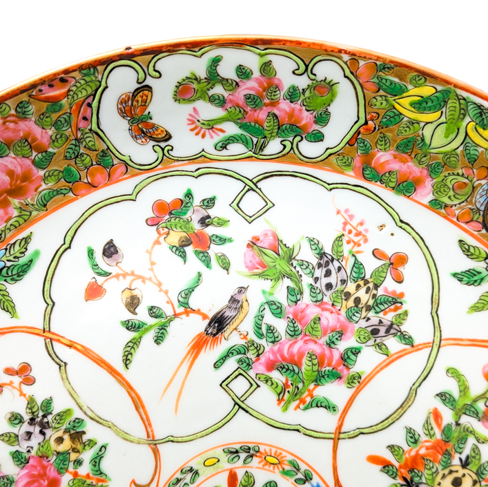 Plato Grande Rose medallion Cantonés, China, Periodo Tongzhi (1861-1875)