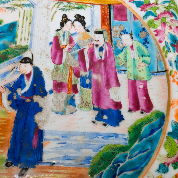 Plato Famille Rose Cantonés con bronce francés, China, Periodo Daoguang (1820-1850)