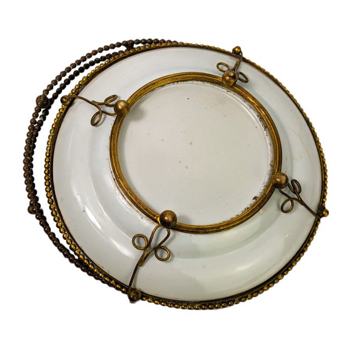 Plato Famille Rose Cantonés con bronce francés, China, Periodo Daoguang (1820-1850)