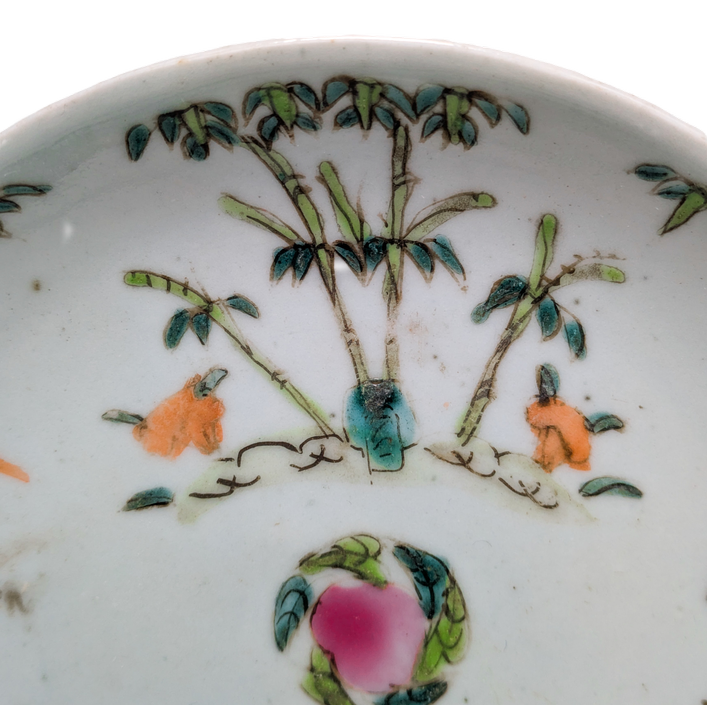 Platito Famille Rose Cantonés, China, Periodo Tongzhi (1861-1875)