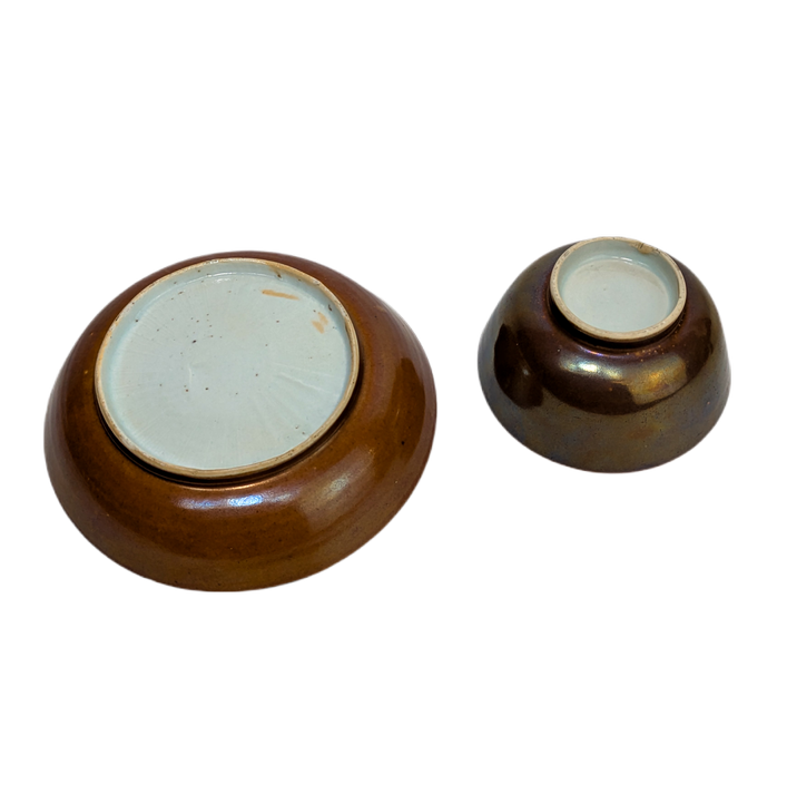 Plato y Copa Imari café, China, Dinastía Qing, Periodo Kangxi (1662-1722)