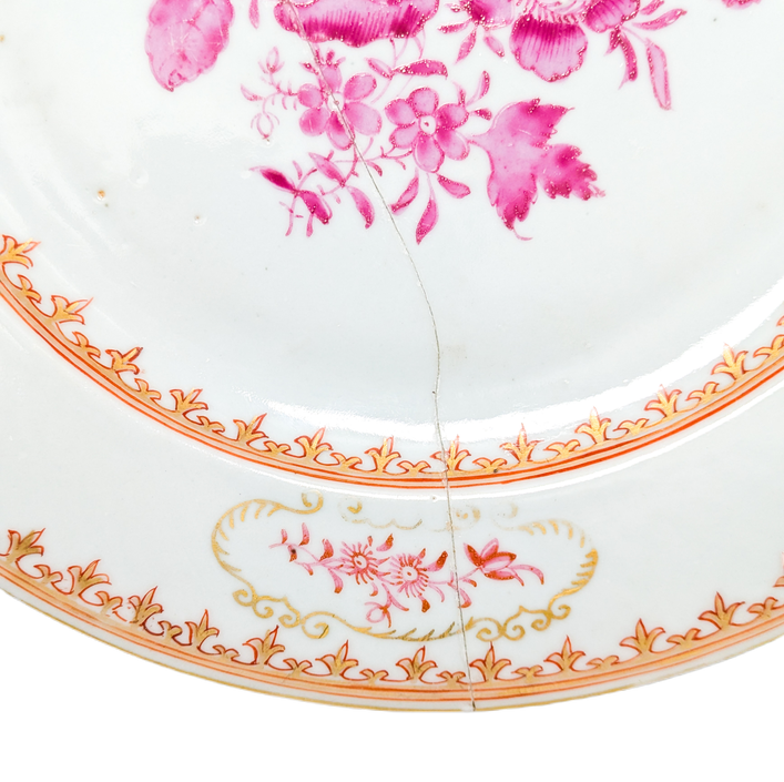 Plato Compania de Indias rosa y Dorado, China, Periodo Qianlong (1736-1795)