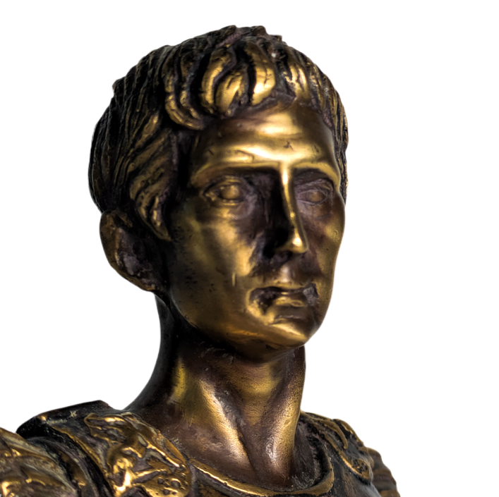 LOTE000526_07-1.png Busto de Julio César sobre base de madera c.1950