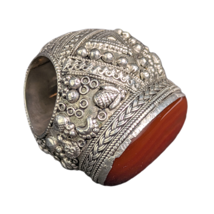 Anillo de plata tribal Kuchi con Ágata roja