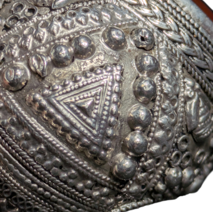 Anillo de plata tribal Kuchi con Ágata roja