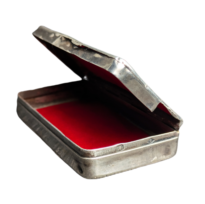 LOTE000586_06-1.png Caja de plata Francesa minerva s.XIX 45g