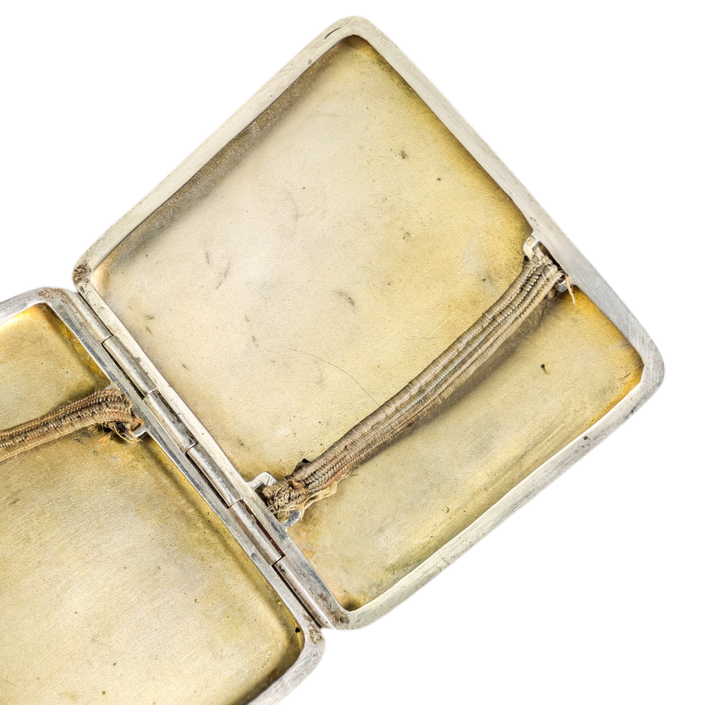 LOTE000603_05-1.png Pitillera de plata lisa y vermeill