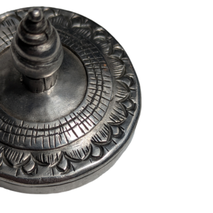 Caja de plata de nuez de betel, Camboya c.1900 45g