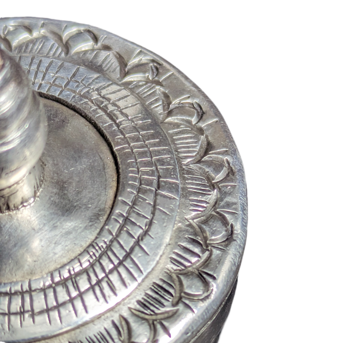 Caja de plata de nuez de betel, Camboya c.1900 45g