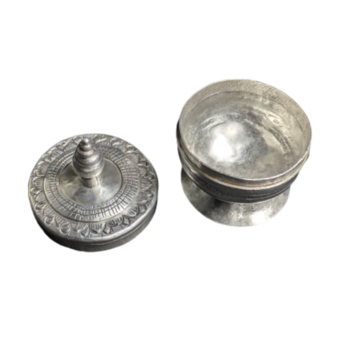 Caja de plata de nuez de betel, Camboya c.1900 45g