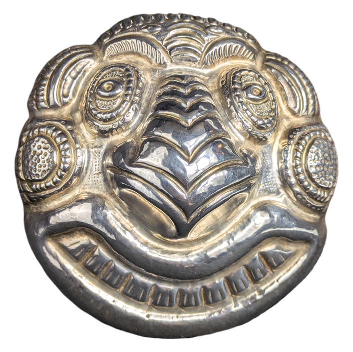 Máscara de plata repujada posiblemente virreinal Perú  s.XVIII - XIX