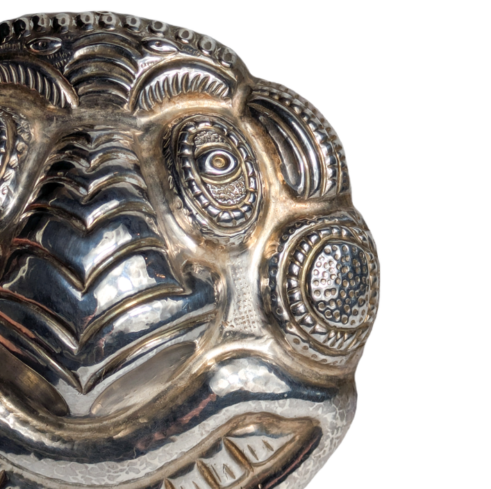 Máscara de plata repujada posiblemente virreinal Perú  s.XVIII - XIX