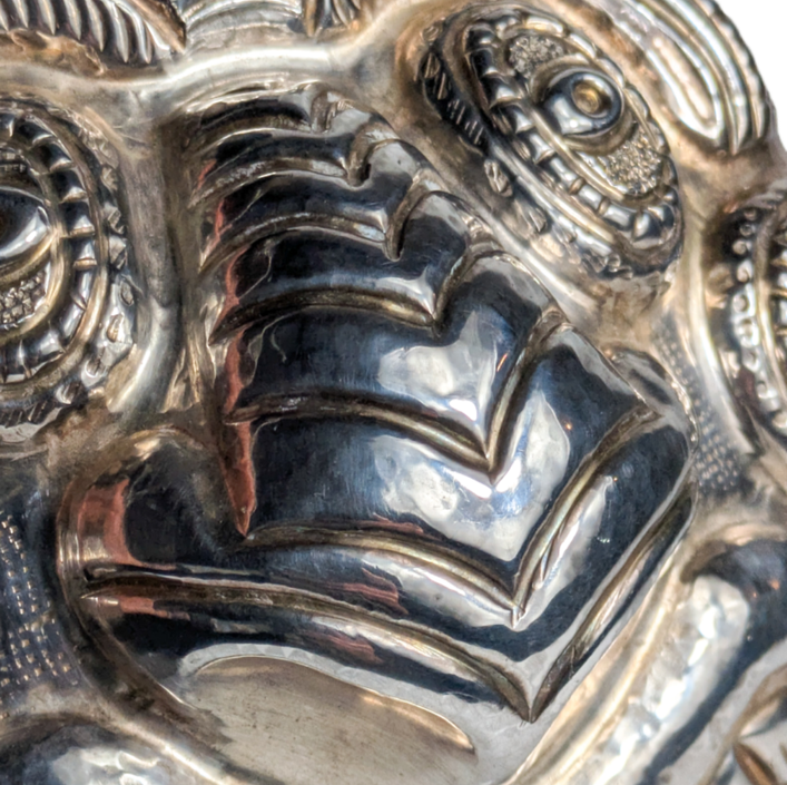 Máscara de plata repujada posiblemente virreinal Perú  s.XVIII - XIX