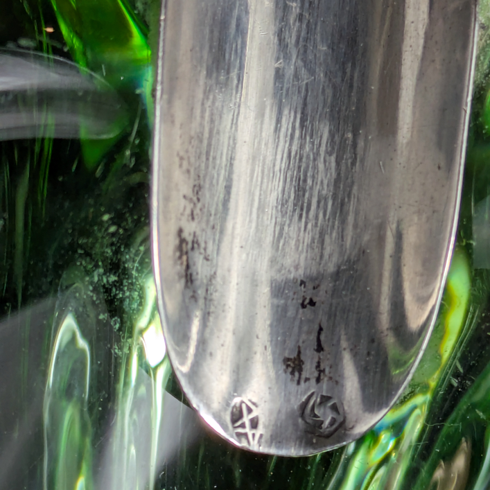 LOTE000620_02-1.png Cenicero de vidrio de Uranio y plata 925 española