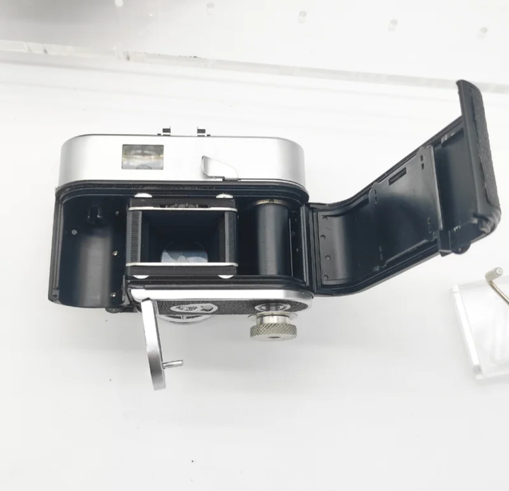 LOTE000623_05-1.png Cámara analógica Voigtländer II