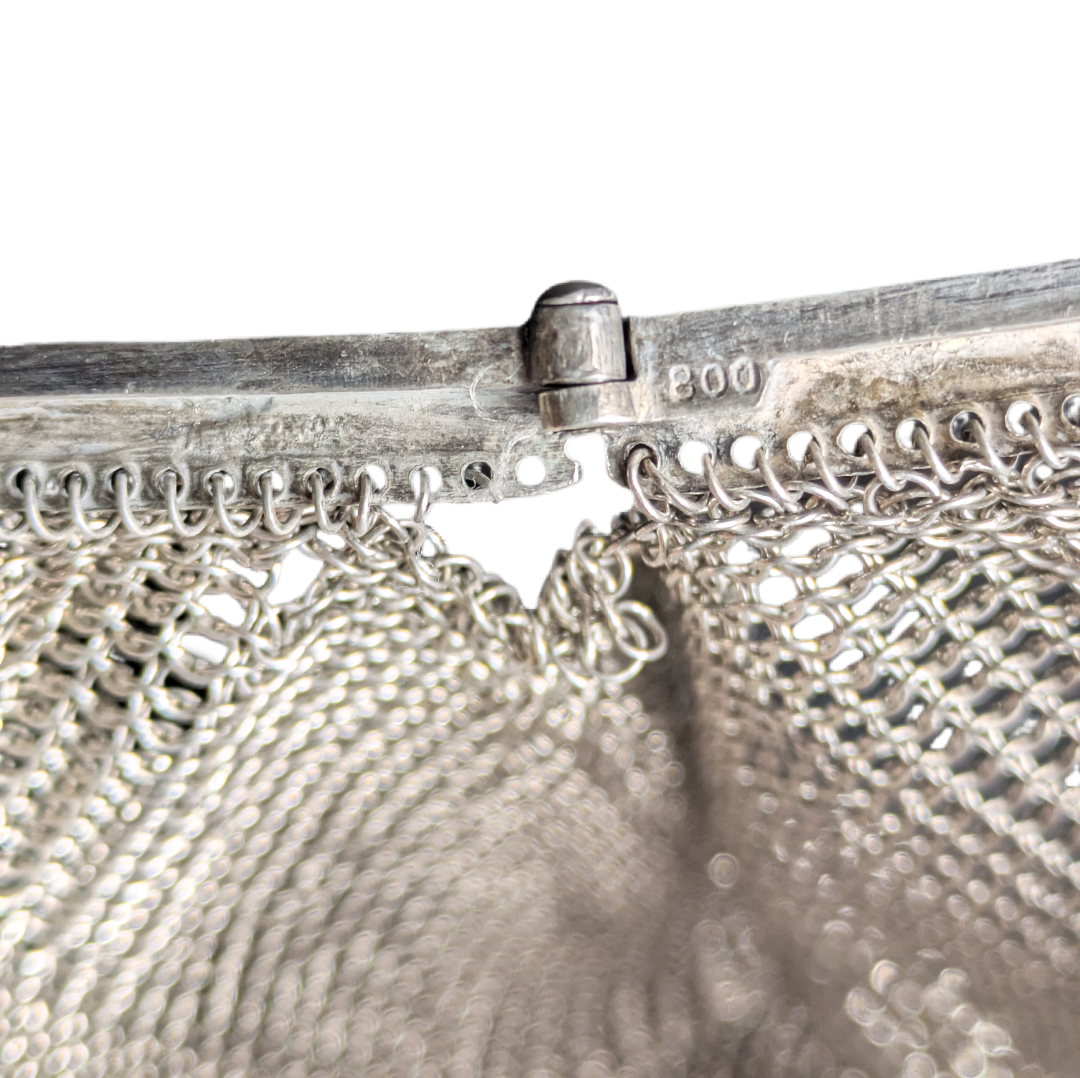 LOTE000651_02-1.png Bolso de malla de plata 800 197g pp s.XX