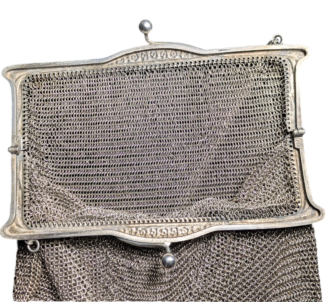 LOTE000651_04-1.png Bolso de malla de plata 800 197g pp s.XX