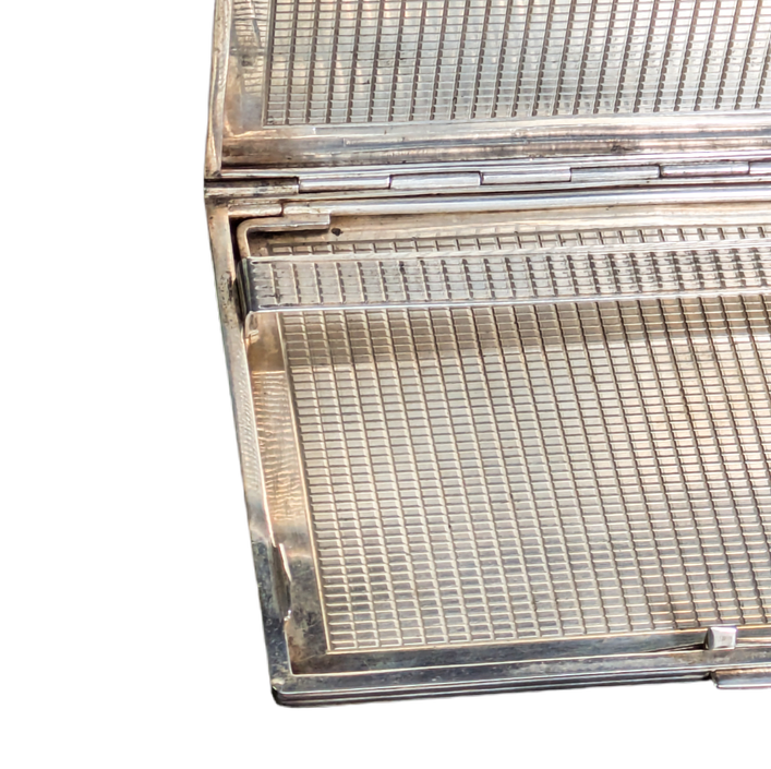 Caja de plata con motivo de lineas diagonales 195g