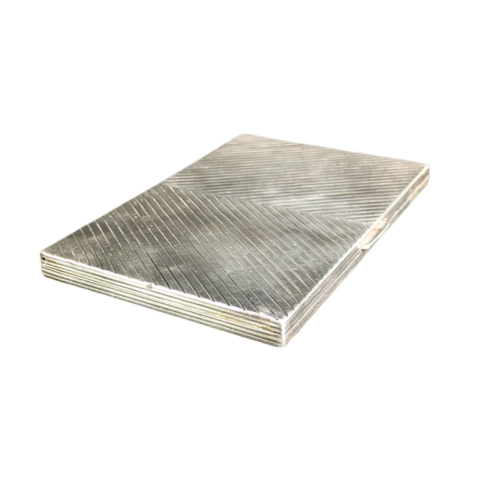 Caja de plata con motivo de lineas diagonales 195g