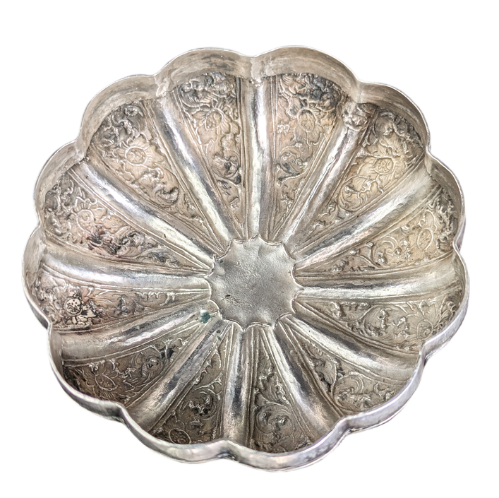 Caja de plata para nuez de betél, Camboya c.1900