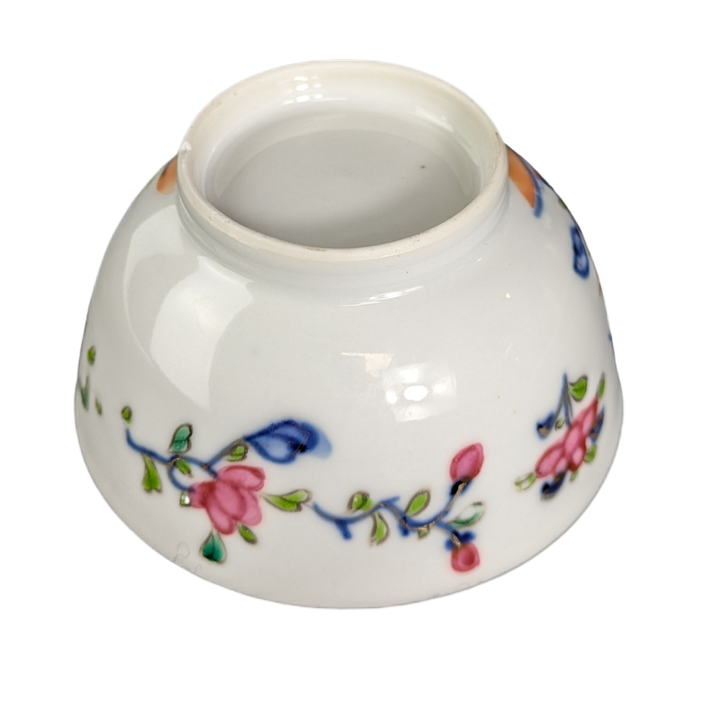 LOTE000747_03-1.png Taza de té China periodo Qianlong (1736-1795)