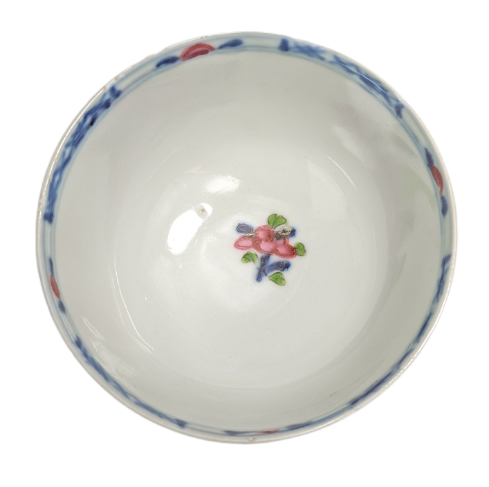 LOTE000747_04-1.png Taza de té China periodo Qianlong (1736-1795)