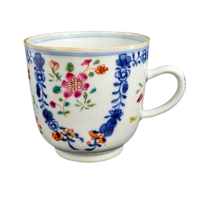 LOTE000750_02-1.png Taza de té China periodo Qianlong (1736-1795)