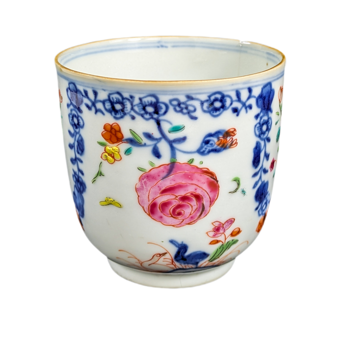 LOTE000750_03-1.png Taza de té China periodo Qianlong (1736-1795)
